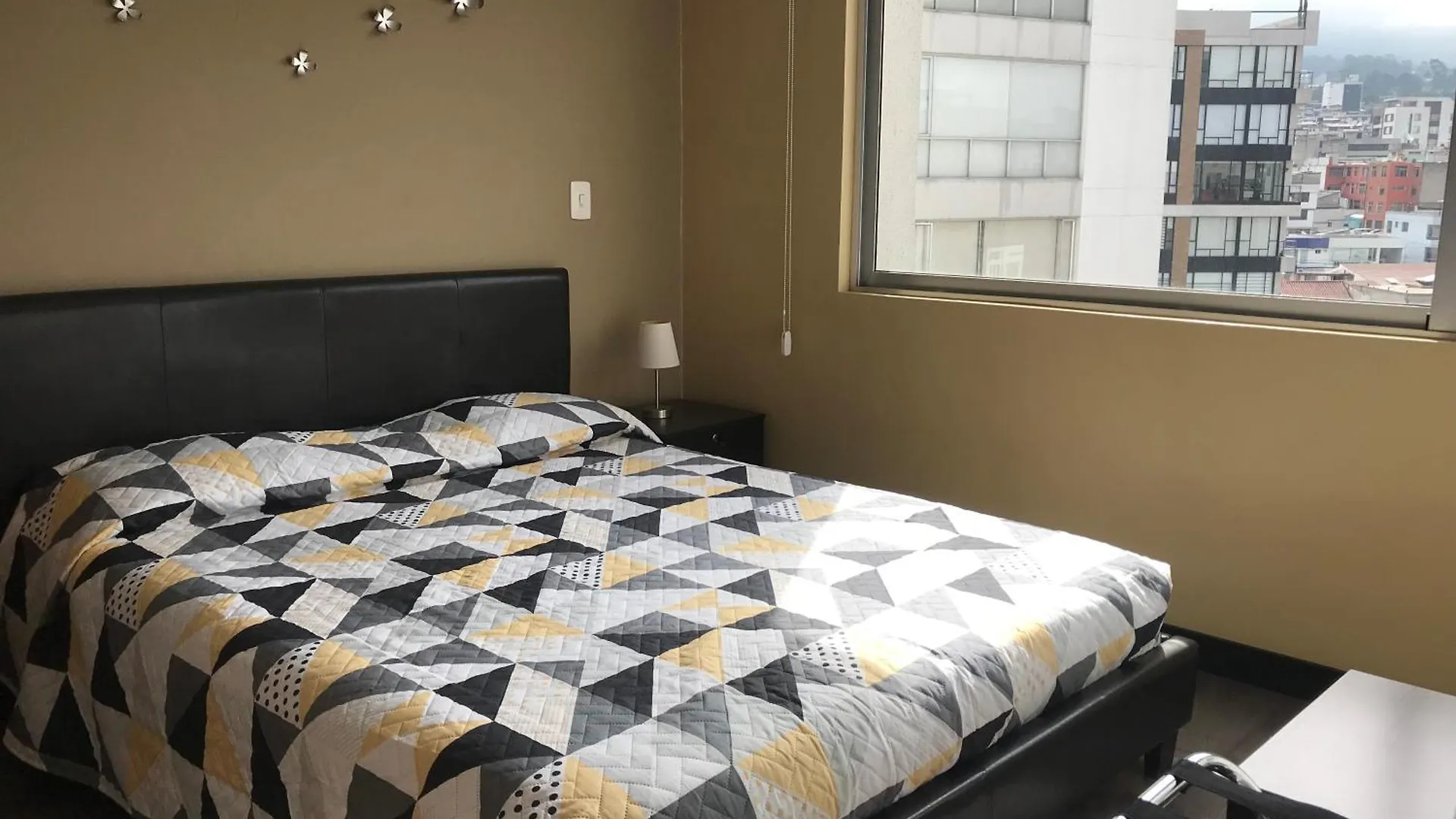 Naturalhome Apartment Edificio Italia Quito